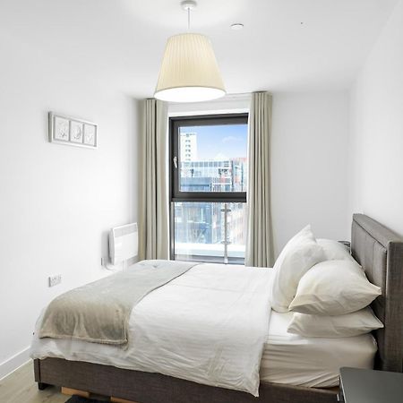 High Rise 2 Bedroom & 2 Bath Apartment With Parking, Balcony & Amazing View Manchester Extérieur photo