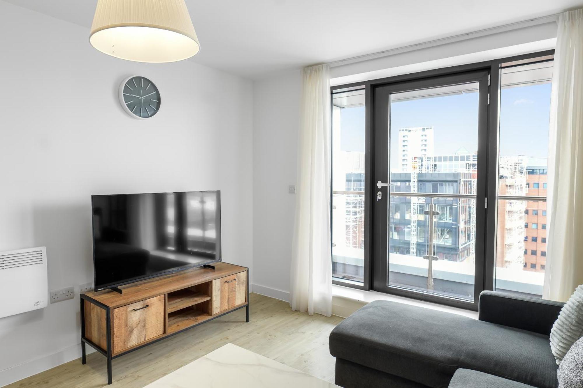 High Rise 2 Bedroom & 2 Bath Apartment With Parking, Balcony & Amazing View Manchester Extérieur photo