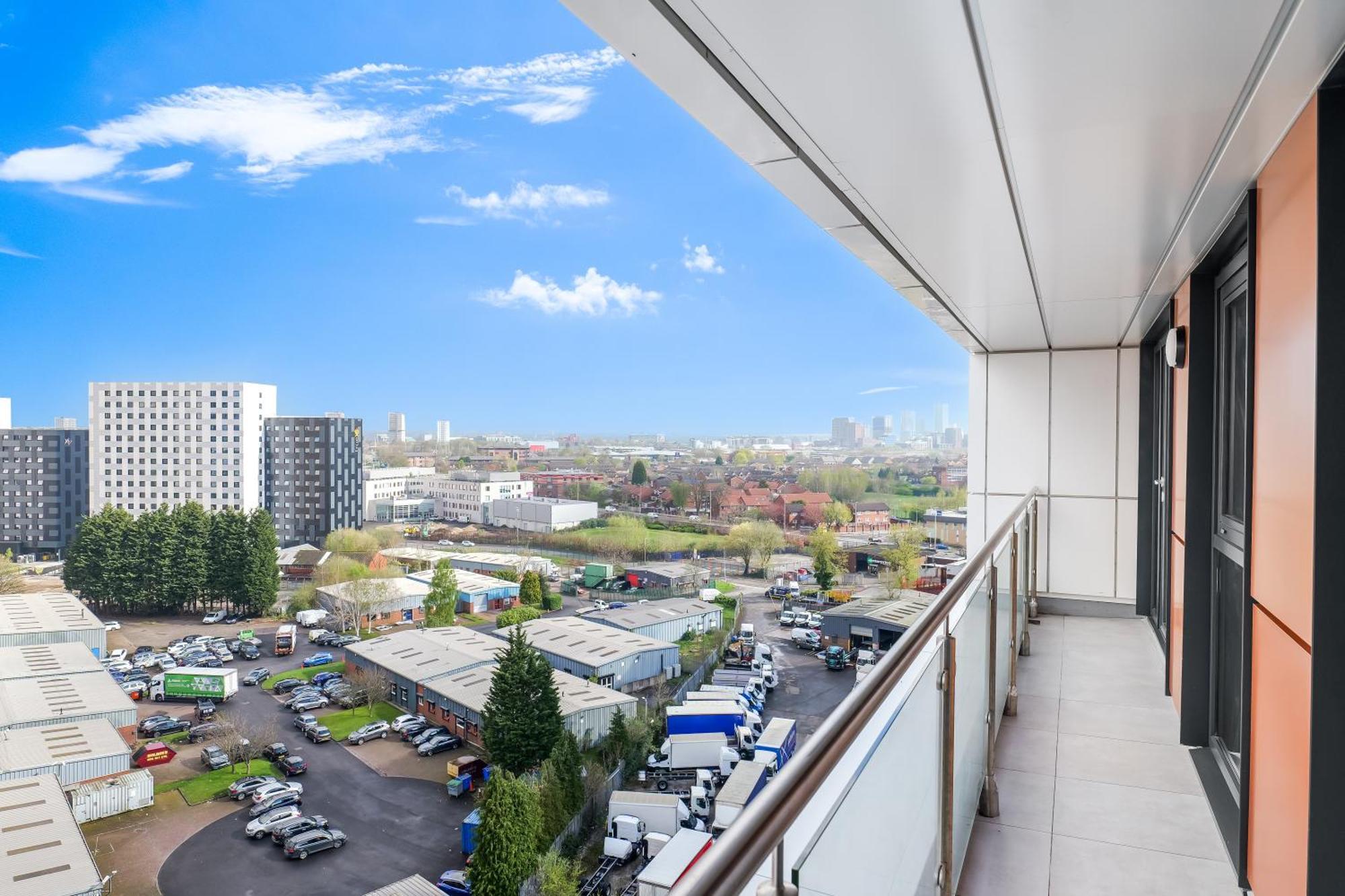 High Rise 2 Bedroom & 2 Bath Apartment With Parking, Balcony & Amazing View Manchester Extérieur photo
